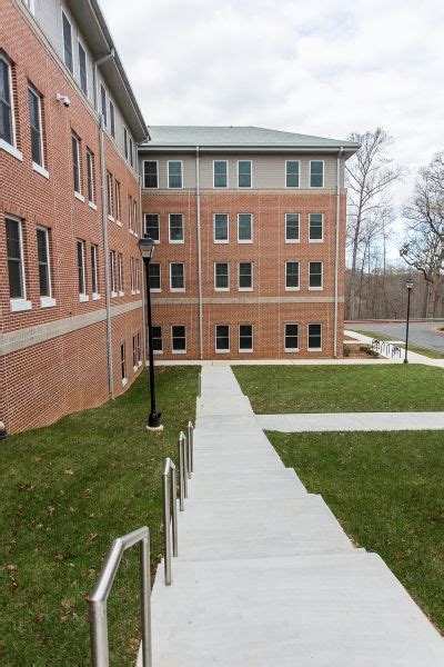 University of Lynchburg Residence Hall - Westover - Holman Masonry