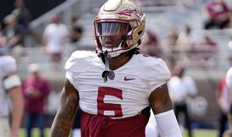 Florida State's Jaheim Bell Returns Fire at UF's Kingsley Eguakun ...