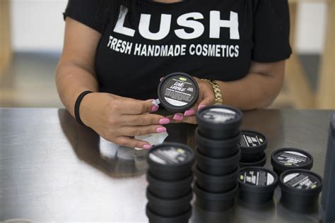 Lush Cosmetics U.K. Will No Longer Use Social Media | Allure