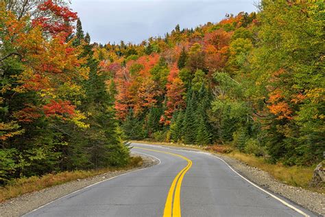 9 Beautiful Spots to See Fall Colors in Maine - Territory Supply