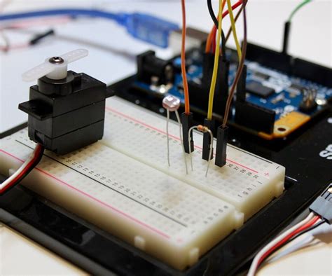 servo motor and photoresistor - Motors, Mechanics, Power and CNC - Arduino Forum