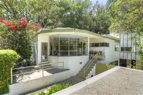 Photo 1 of 21 in In Los Angeles, a Streamline Moderne With a Modernist Addition Asks $2M - Dwell