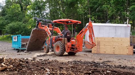 Wicked Grapple by Everything Attachments on a Kubota B26 tractor loader backhoe @Fixer.Upper.Dad ...