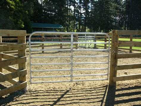 Cattle Yard Pipe Gate – Taylor Made Gates