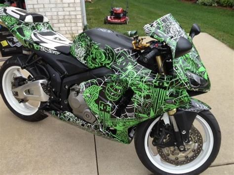 Buy 2006 Honda CBR600rr --- Custom, Extras, Must see!! on 2040-motos