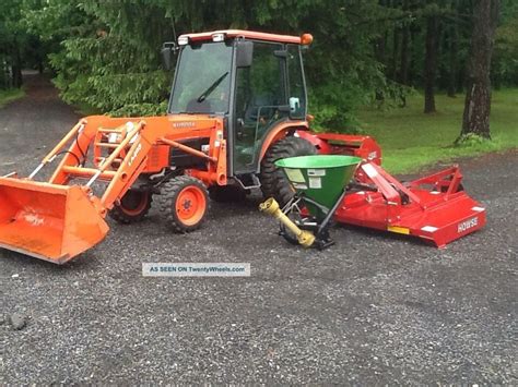 4x4 Kubota Loader Tractor / Attachments