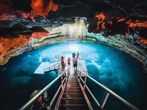 Visiting Devil's Den: Florida’s Mind-Blowing Underground Spring Cave Adventure