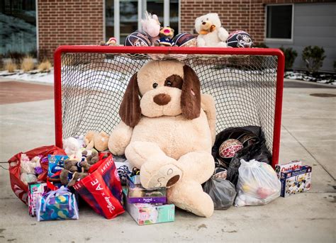 The teddy bear toss, a hockey tradition, finds a way to continue amid pandemic - The Washington Post