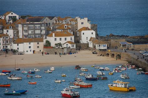 St Ives Harbour and Smeaton's Pier, Cornwall | Cottages by the sea ...