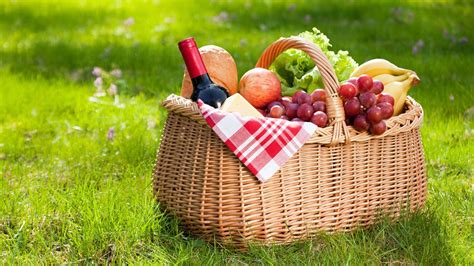 What To Put Inside A Picnic Basket at Nicholas Drew blog