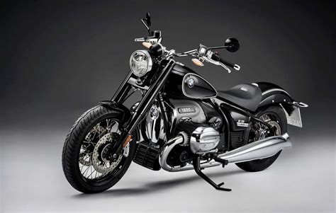 BMW unveils its new cruiser-class entry, the R18 motorcycle