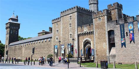 BEDSTE Cardiff Castle Private rundvisninger 2023 - GRATIS afbestilling | GetYourGuide