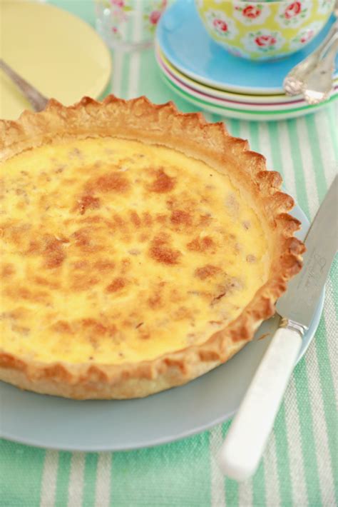 Simple Quiche Lorraine Recipe (with Video and Egg-Free Option)