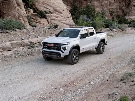 2023 GMC Canyon AT4X Debuts as the Fancier Sibling of the Chevrolet Colorado ZR2 - autoevolution