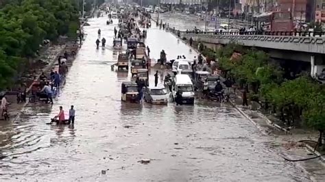 Karachi's Heavy Show of Rain Has absolutely Left the City in Turmoil!