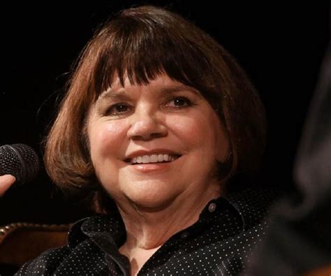 Linda Ronstadt Biography - Facts, Childhood, Family Life & Achievements