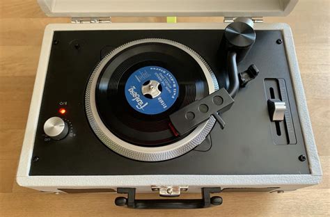 GeekDad Review: Crosley Mini Cruiser Portable Record Player - GeekDad