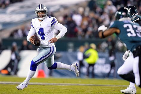 Prescott Throws 5 TD Passes in Cowboys’ Romp Over Eagles