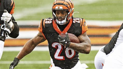 Bengals HB Joe Mixon Named AFC Offensive Player of the Week