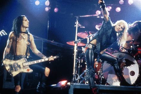 30 Years Ago: Motley Crue Launch Dr. Feelgood Tour With Club Show