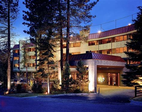 Hilton Vacation Club Tahoe Seasons Lake Tahoe - SixSuitcaseTravel