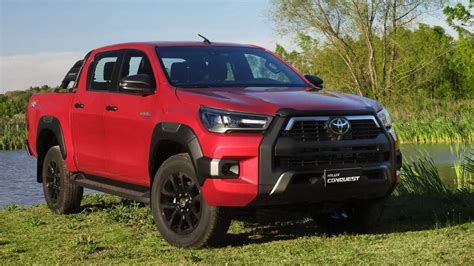 Toyota Hilux 2023 chega às concessionárias com nova versão Conquest