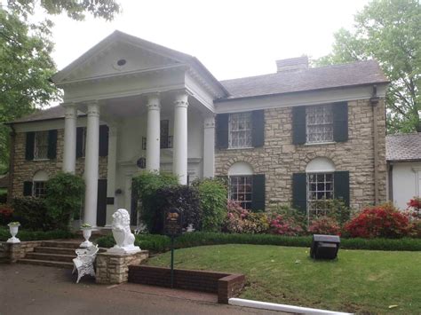 Elvis Presley Home and Gravesite – Graceland, Memphis, Tennessee ...