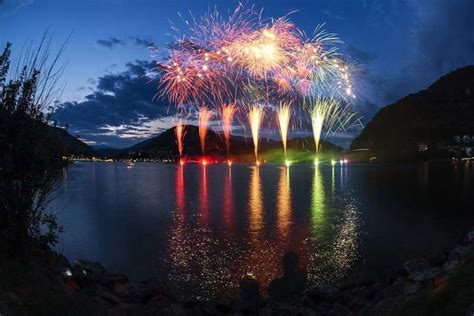 How to Photograph Fireworks - NYIP Photo Articles