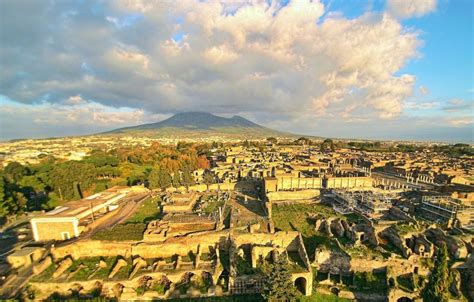 Final Years of Life In Pompeii Revealed Through An Inscription - Neatorama