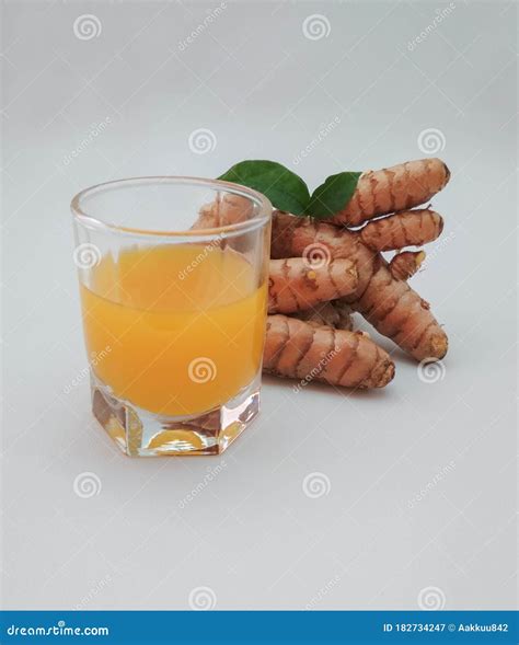 Fresh Organic Turmeric Juice, Health Benefits Stock Image - Image of liquid, lifestyle: 182734247