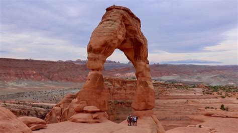 DELICATE ARCH TRAIL! ARCHES NATIONAL PARK, UTAH. - YouTube