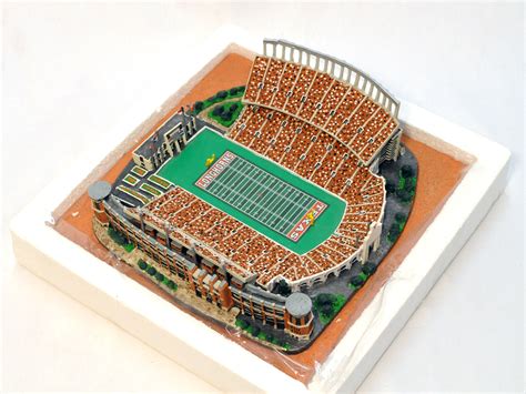 Texas Longhorns Platinum Series Stadium Replica - SWIT Sports