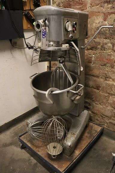 Hobart D300 mixer with stainless bowl, bowl guard, paddle, dough hook ...