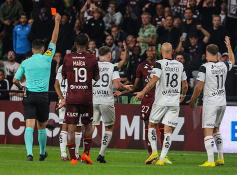 Ligue 2 : Metz réduit à huit, match momentanément interrompu par l ...