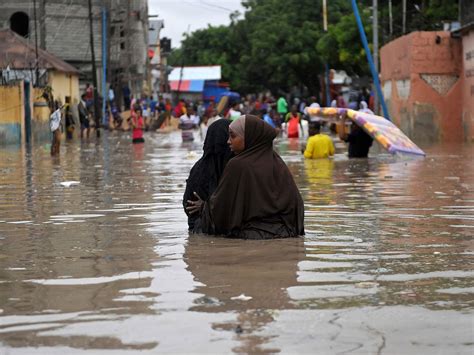 Mogadishu flooding as heaviest rainfall for 30 years hits Somalia ...