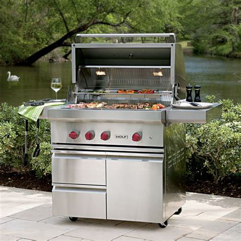 Wolf Outdoor Grill, luxury freestanding gas BBQ with cart