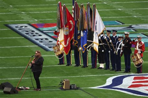 Chris Stapleton sings national anthem at Super Bowl 2023