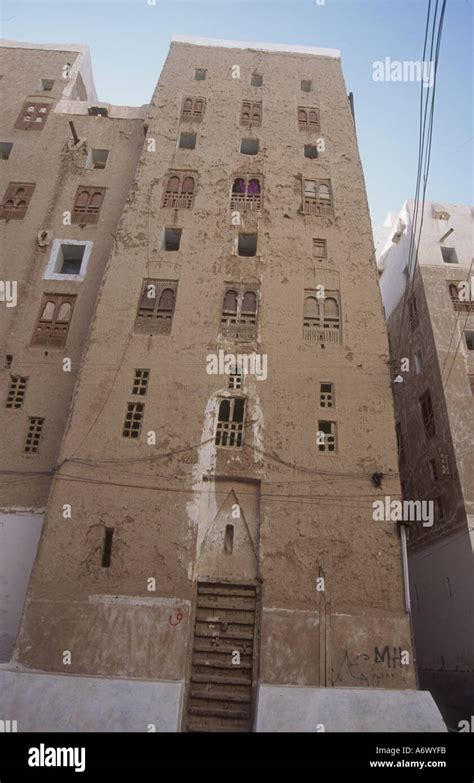 Yemen, Hadramaut, Shibam, Mud skyscraper inside Shibam, the Manhattan Stock Photo: 3807226 - Alamy