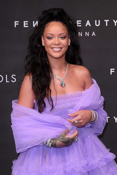 Rihanna – Photocall at FENTY Beauty by Rihanna – London | GotCeleb