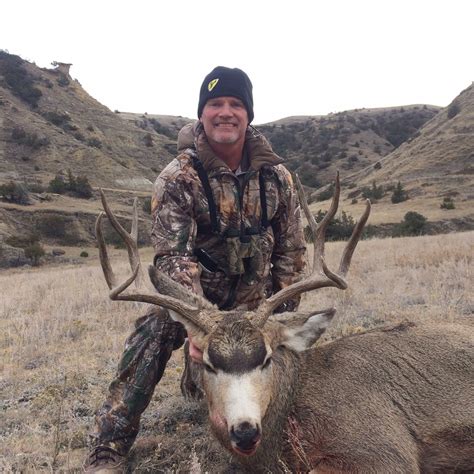 Guided Mule Deer Hunting in Northeast Montana | Burke Ranch Outfitters