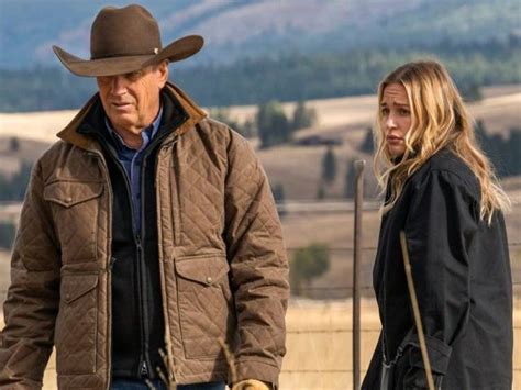 'Yellowstone' star Piper Perabo says she doesn't 'always agree politically' with Taylor Sheridan ...