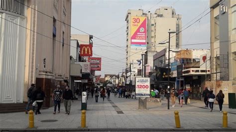 Lomas de Zamora: más gente en las calles y comercios abiertos en la ...