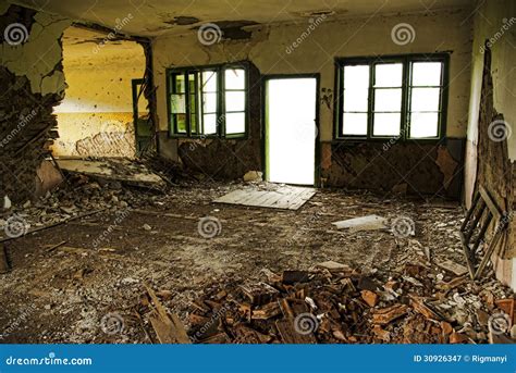 Abandoned Building Interior Royalty Free Stock Photography - Image: 30926347