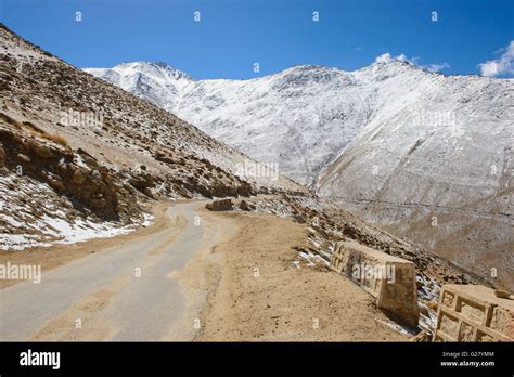 Road in himalayas Stock Photo - Alamy