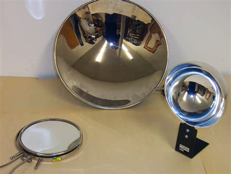 St. Lawrence University: Physics - Lecture/Demos: Spherical Mirrors