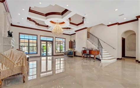 Tyreek Hill's $6.9M New House in Miami, Florida - Famous House