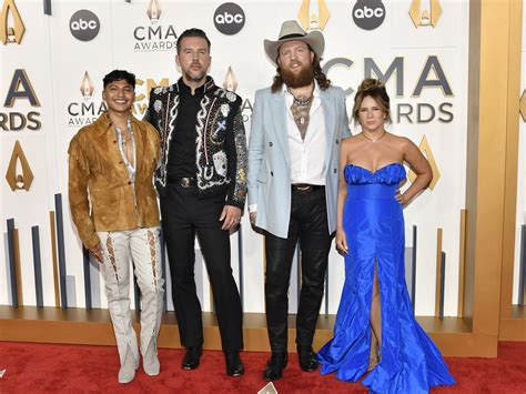 2023 CMA Awards: The best red carpet fashion from country music's ...