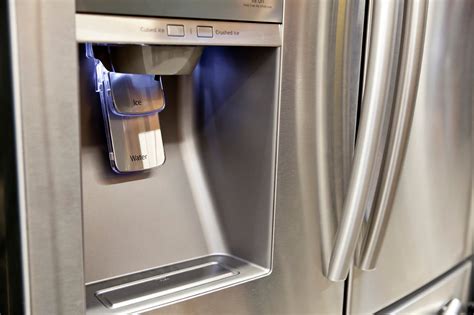 Refrigerator Ice Dispensers: Pros & Cons