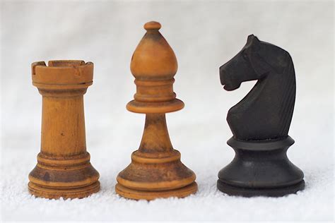 Chess Old Style | These wooden chess pieces belonged to my g… | Flickr