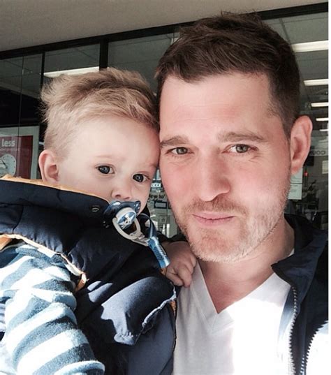 Michael Bublé Shares Selfie With His 'Chick Magnet' | Celeb Baby Laundry